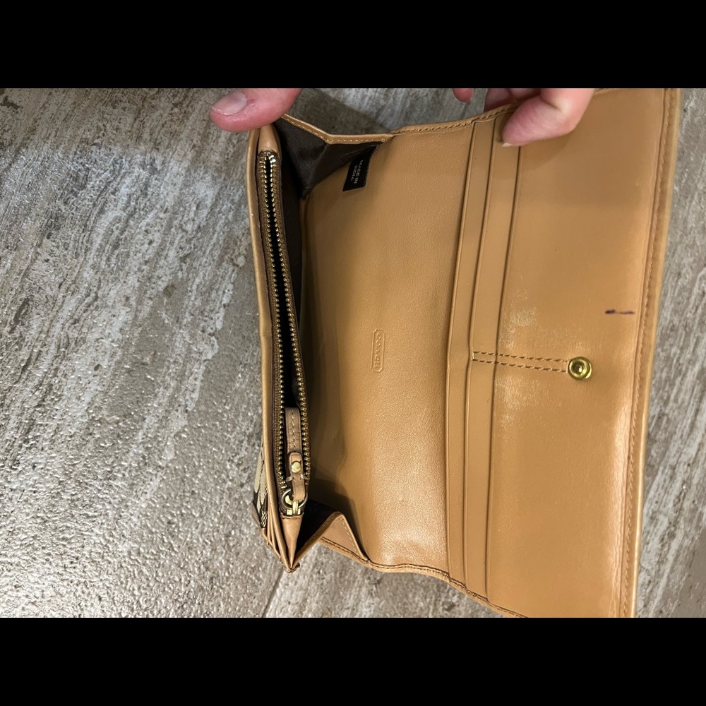 Coach Wallet - Picture 3 of 8